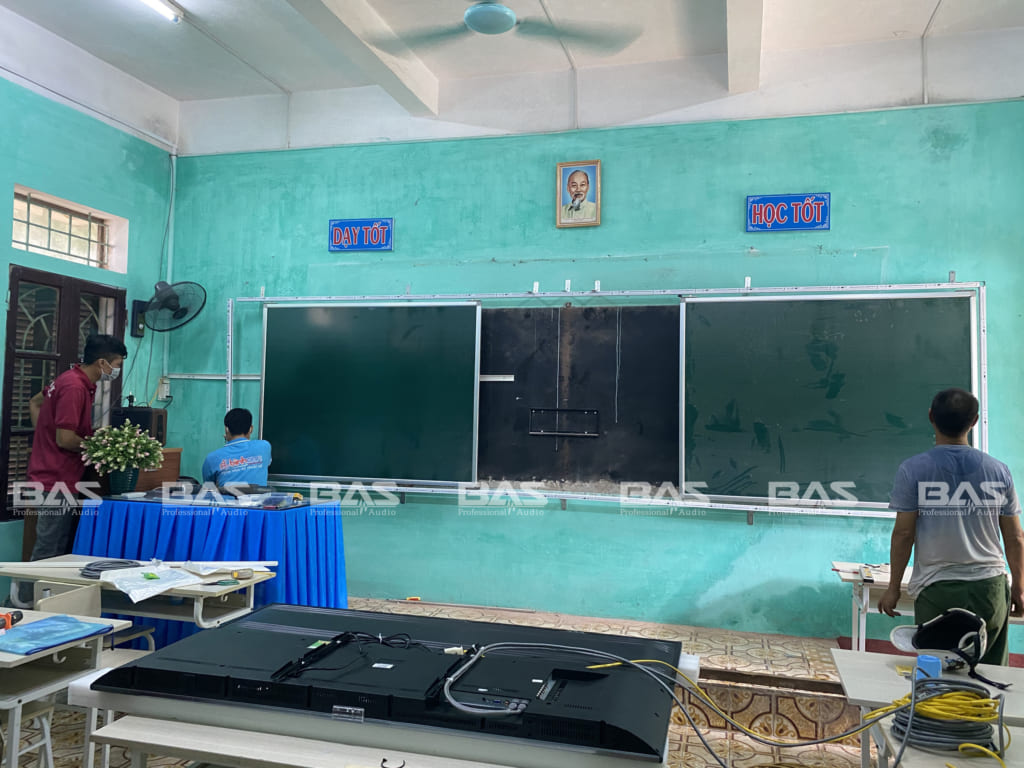 BAS Audio thi công lắp đặt tivi Nashinal cho lớp học tại Phủ Lý, Hà Nam